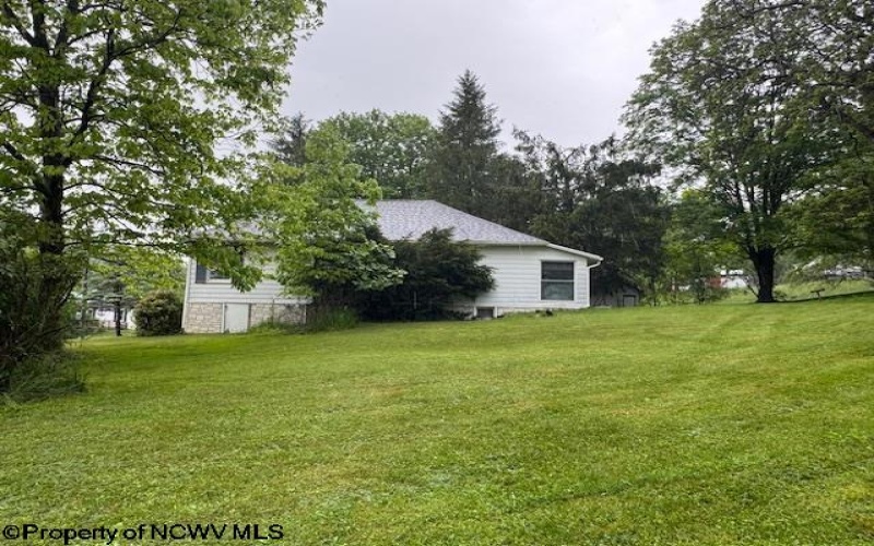 1719 Tyrone Road, Morgantown, West Virginia 26508-0000, 2 Bedrooms Bedrooms, 5 Rooms Rooms,2 BathroomsBathrooms,Single Family Detached,For Sale,Tyrone,10165130