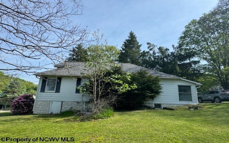 1719 Tyrone Road, Morgantown, West Virginia 26508-0000, 2 Bedrooms Bedrooms, 5 Rooms Rooms,2 BathroomsBathrooms,Single Family Detached,For Sale,Tyrone,10165130
