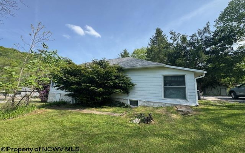 1719 Tyrone Road, Morgantown, West Virginia 26508-0000, 2 Bedrooms Bedrooms, 5 Rooms Rooms,2 BathroomsBathrooms,Single Family Detached,For Sale,Tyrone,10165130