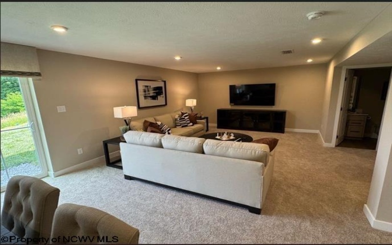 806 Hidden View Way, Morgantown, West Virginia 26508, 4 Bedrooms Bedrooms, 7 Rooms Rooms,3 BathroomsBathrooms,Single Family Detached,For Sale,Hidden View,10165143