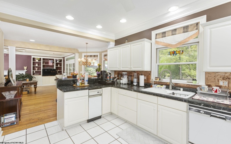 4134 Cove Point Drive, Morgantown, West Virginia 26508, 4 Bedrooms Bedrooms, 10 Rooms Rooms,3 BathroomsBathrooms,Single Family Detached,For Sale,Cove Point,10160021