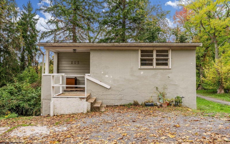 225 WAVERLY Street, Morgantown, West Virginia 26505, 2 Bedrooms Bedrooms, 5 Rooms Rooms,1 BathroomBathrooms,Single Family Detached,For Sale,WAVERLY,10162525