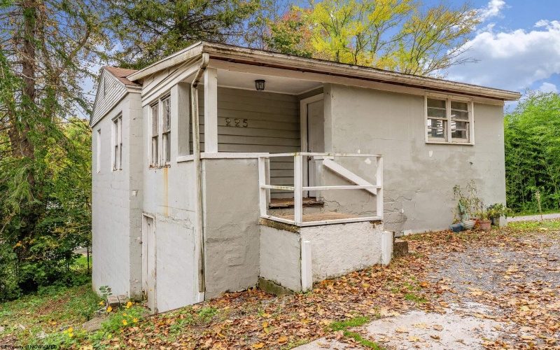 225 WAVERLY Street, Morgantown, West Virginia 26505, 2 Bedrooms Bedrooms, 5 Rooms Rooms,1 BathroomBathrooms,Single Family Detached,For Sale,WAVERLY,10162525
