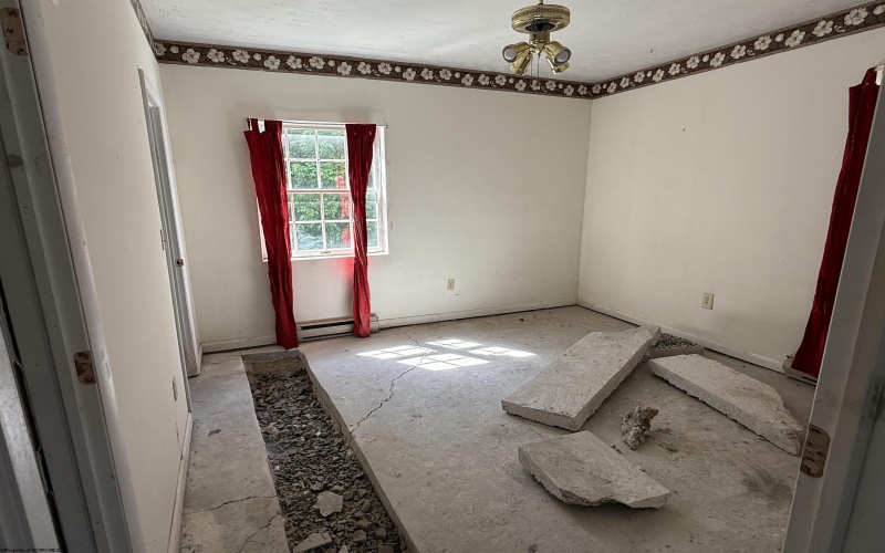 301 Walnut Street, Elkins, West Virginia 26241, 1 Bedroom Bedrooms, 3 Rooms Rooms,1 BathroomBathrooms,Single Family Detached,For Sale,Walnut,10165138 301 Walnut Street, Elkins, West Virginia 26241, 1 Bedroom Bedrooms, 3 Rooms Rooms,1 BathroomBathrooms,Single Family Detached,For Sale,Walnut,10165138
