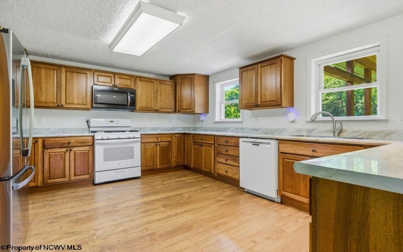 6002 Greenbrier Road, Salem, West Virginia 26426, 3 Bedrooms Bedrooms, 7 Rooms Rooms,2 BathroomsBathrooms,Single Family Detached,For Sale,Greenbrier,10165135