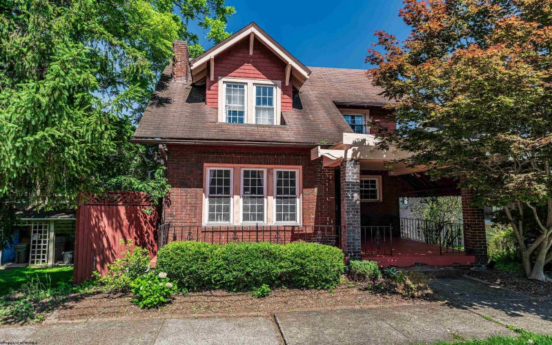 206 Waitman Street, Morgantown, West Virginia 26501, 3 Bedrooms Bedrooms, 6 Rooms Rooms,2 BathroomsBathrooms,Single Family Detached,For Sale,Waitman,10165133