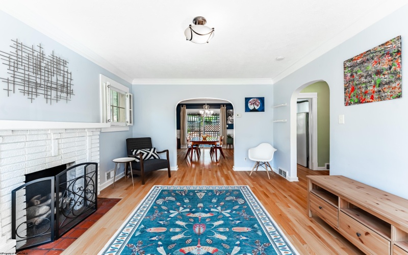 206 Waitman Street, Morgantown, West Virginia 26501, 3 Bedrooms Bedrooms, 6 Rooms Rooms,2 BathroomsBathrooms,Single Family Detached,For Sale,Waitman,10165133