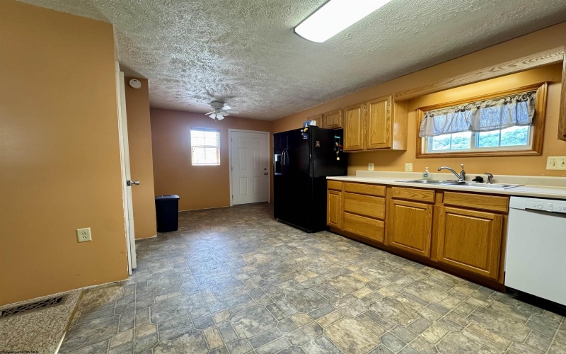 37 Crown Street, Worthington, West Virginia 26591, 2 Bedrooms Bedrooms, 5 Rooms Rooms,1 BathroomBathrooms,Single Family Detached,For Sale,Crown,10165150 37 Crown Street, Worthington, West Virginia 26591, 2 Bedrooms Bedrooms, 5 Rooms Rooms,1 BathroomBathrooms,Single Family Detached,For Sale,Crown,10165150