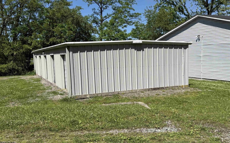 1900 Livingston Avenue, Elkins, West Virginia 26241, ,Multi-unit/income,For Sale,Livingston,10165159