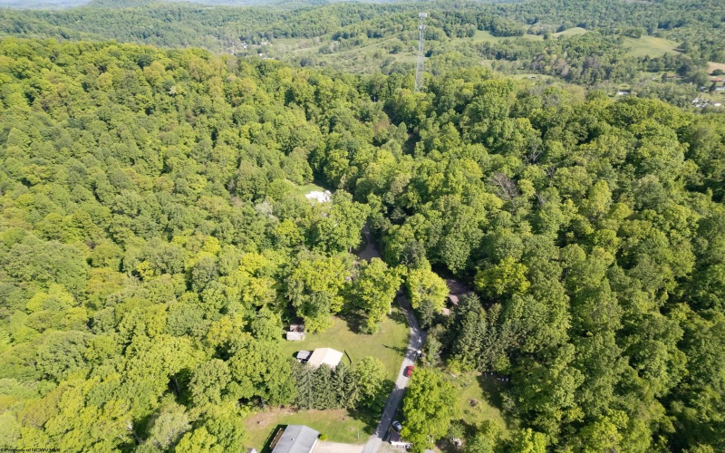 302 Pineview Drive, Clarksburg, West Virginia 26301, 4 Bedrooms Bedrooms, 11 Rooms Rooms,2 BathroomsBathrooms,Single Family Detached,For Sale,Pineview,10165152