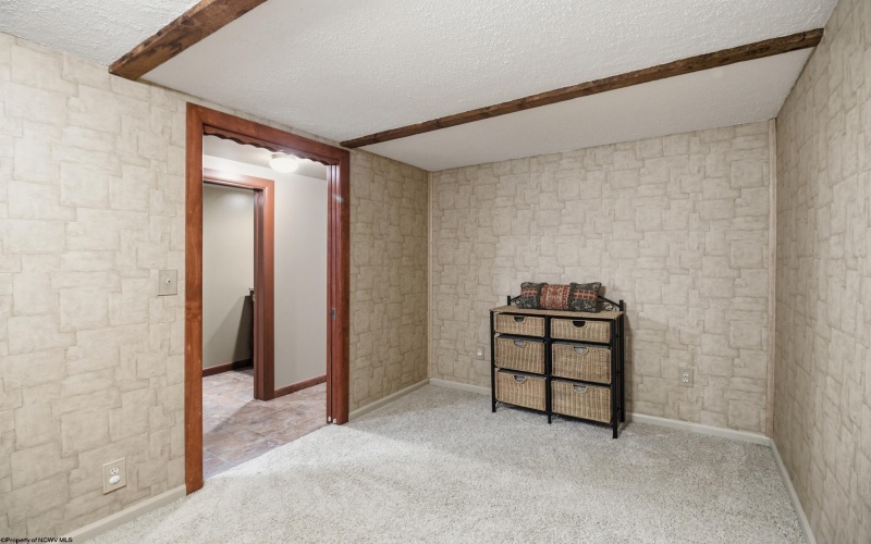 302 Pineview Drive, Clarksburg, West Virginia 26301, 4 Bedrooms Bedrooms, 11 Rooms Rooms,2 BathroomsBathrooms,Single Family Detached,For Sale,Pineview,10165152