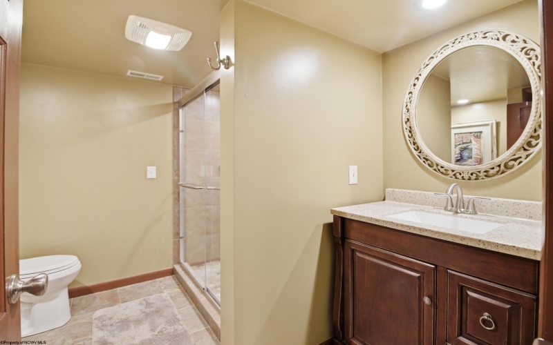 302 Pineview Drive, Clarksburg, West Virginia 26301, 4 Bedrooms Bedrooms, 11 Rooms Rooms,2 BathroomsBathrooms,Single Family Detached,For Sale,Pineview,10165152