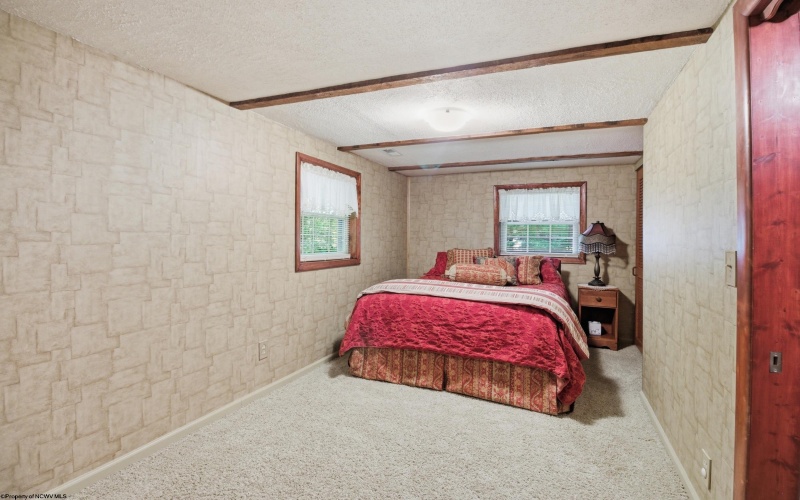 302 Pineview Drive, Clarksburg, West Virginia 26301, 4 Bedrooms Bedrooms, 11 Rooms Rooms,2 BathroomsBathrooms,Single Family Detached,For Sale,Pineview,10165152