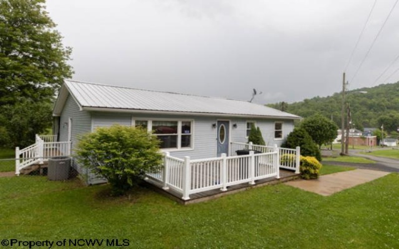 103 Baker Street, Fairview, West Virginia 26570, 3 Bedrooms Bedrooms, 8 Rooms Rooms,2 BathroomsBathrooms,Single Family Detached,For Sale,Baker,10165153