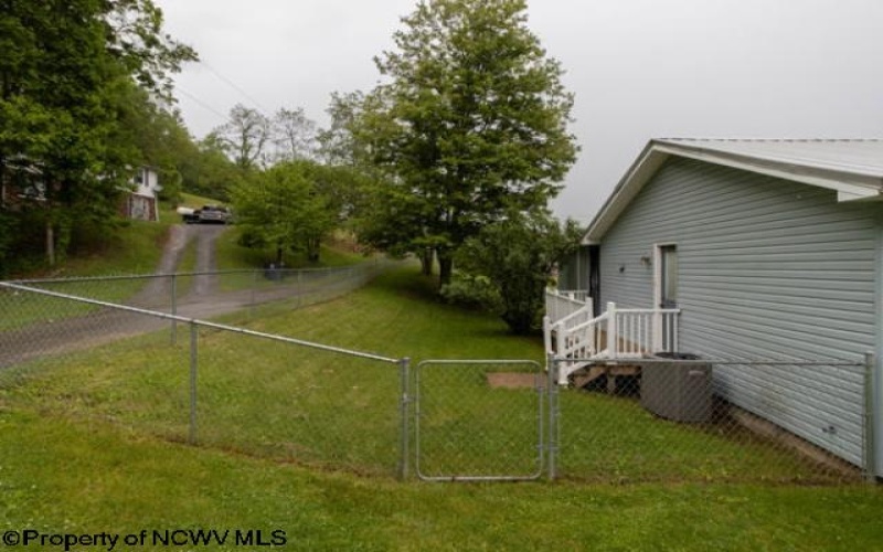 103 Baker Street, Fairview, West Virginia 26570, 3 Bedrooms Bedrooms, 8 Rooms Rooms,2 BathroomsBathrooms,Single Family Detached,For Sale,Baker,10165153