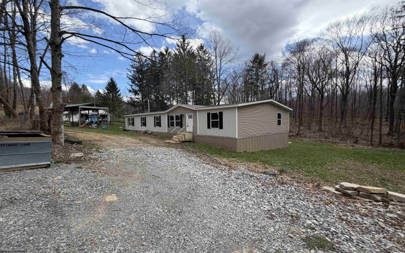 18 Mustang Lane, Valley Head, West Virginia 26294, 4 Bedrooms Bedrooms, 8 Rooms Rooms,2 BathroomsBathrooms,Single Family Detached,For Sale,Mustang,10165154