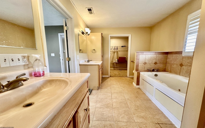 214 Evergreen Drive, Bridgeport, West Virginia 26330, 4 Bedrooms Bedrooms, 8 Rooms Rooms,2 BathroomsBathrooms,Single Family Detached,For Sale,Evergreen,10165158 214 Evergreen Drive, Bridgeport, West Virginia 26330, 4 Bedrooms Bedrooms, 8 Rooms Rooms,2 BathroomsBathrooms,Single Family Detached,For Sale,Evergreen,10165158