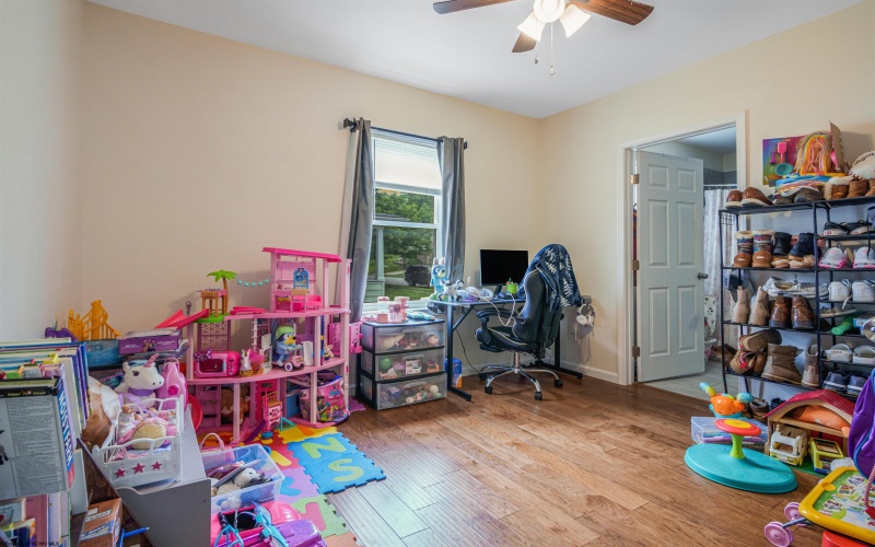 201 Cochran Street, Fairmont, West Virginia 26554, 3 Bedrooms Bedrooms, 5 Rooms Rooms,2 BathroomsBathrooms,Single Family Detached,For Sale,Cochran,10165160