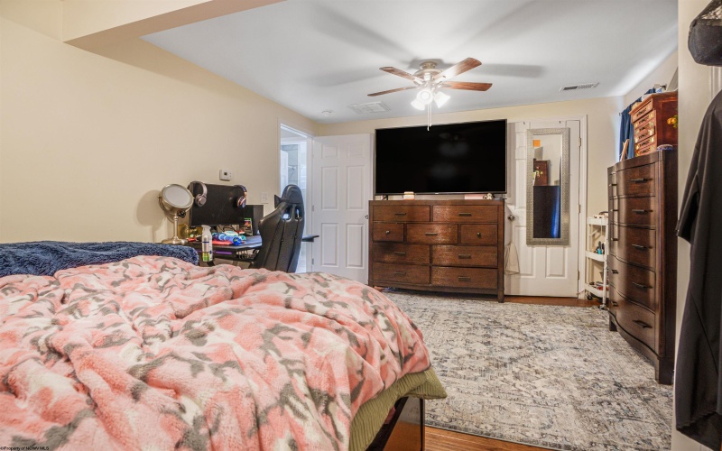 201 Cochran Street, Fairmont, West Virginia 26554, 3 Bedrooms Bedrooms, 5 Rooms Rooms,2 BathroomsBathrooms,Single Family Detached,For Sale,Cochran,10165160