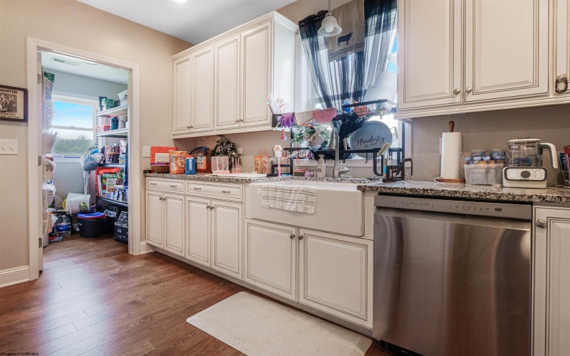 201 Cochran Street, Fairmont, West Virginia 26554, 3 Bedrooms Bedrooms, 5 Rooms Rooms,2 BathroomsBathrooms,Single Family Detached,For Sale,Cochran,10165160