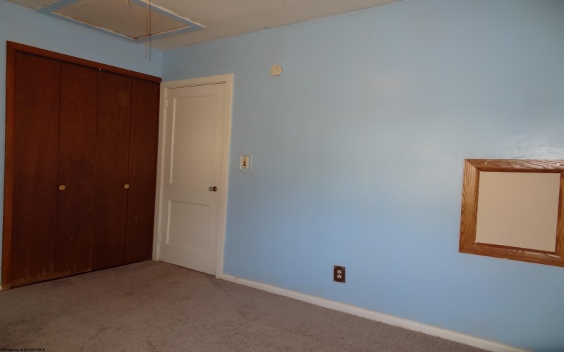 404 Crowl Street, Westover, West Virginia 26501, 2 Bedrooms Bedrooms, 4 Rooms Rooms,1 BathroomBathrooms,Single Family Detached,For Sale,Crowl,10165166