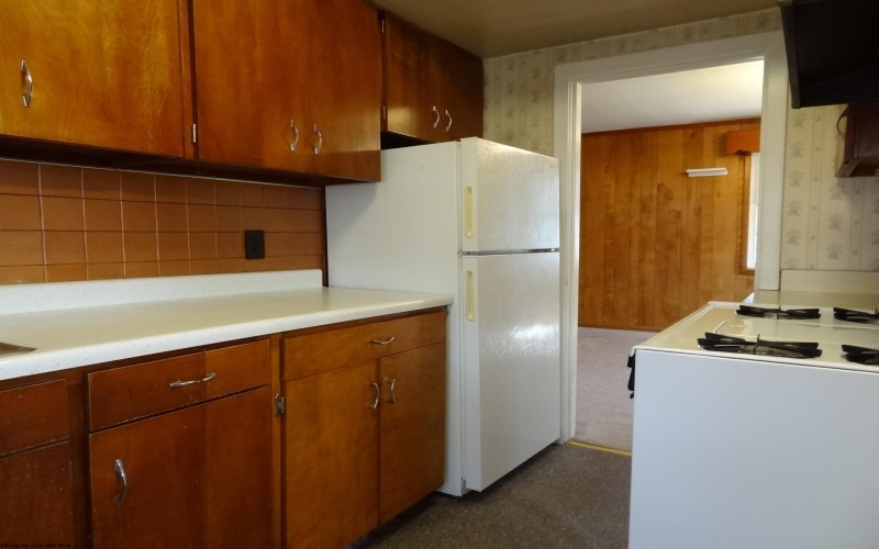 404 Crowl Street, Westover, West Virginia 26501, 2 Bedrooms Bedrooms, 4 Rooms Rooms,1 BathroomBathrooms,Single Family Detached,For Sale,Crowl,10165166