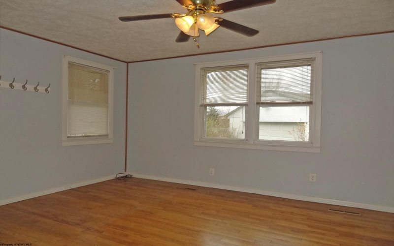 408 Crowl Street, Westover, West Virginia 26501, 2 Bedrooms Bedrooms, 4 Rooms Rooms,1 BathroomBathrooms,Single Family Detached,For Sale,Crowl,10165167