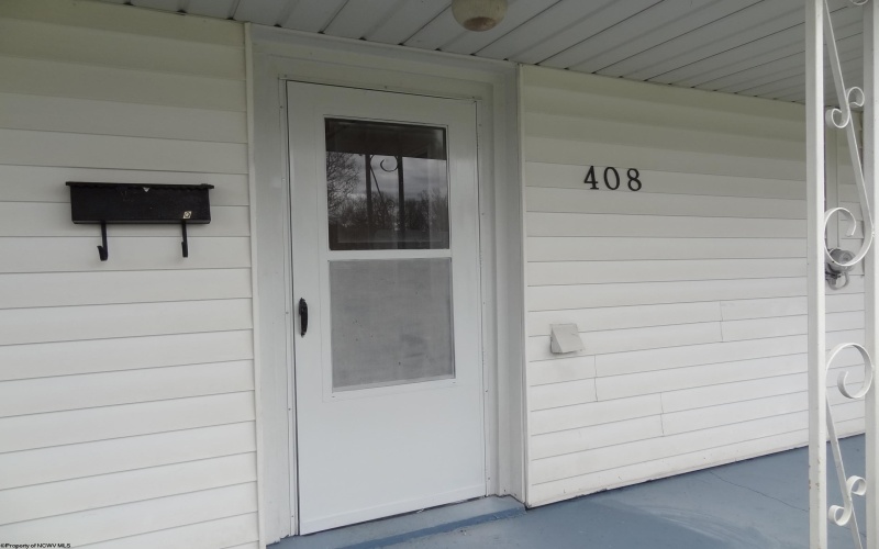 408 Crowl Street, Westover, West Virginia 26501, 2 Bedrooms Bedrooms, 4 Rooms Rooms,1 BathroomBathrooms,Single Family Detached,For Sale,Crowl,10165167