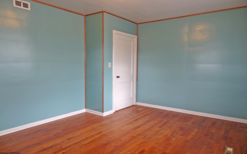 408 Crowl Street, Westover, West Virginia 26501, 2 Bedrooms Bedrooms, 4 Rooms Rooms,1 BathroomBathrooms,Single Family Detached,For Sale,Crowl,10165167