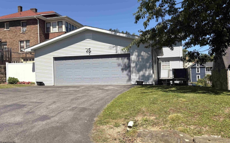 818 Coleman Avenue, Fairmont, West Virginia 26554, 4 Bedrooms Bedrooms, 9 Rooms Rooms,2 BathroomsBathrooms,Single Family Detached,For Sale,Coleman,10165170
