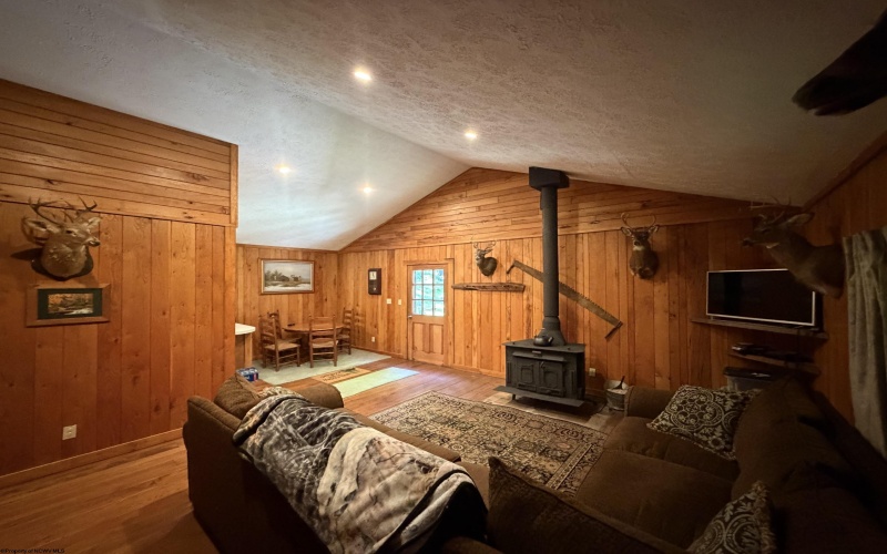 186 Whitetail Road, Glady, West Virginia 26268, 2 Bedrooms Bedrooms, 5 Rooms Rooms,1 BathroomBathrooms,Single Family Detached,For Sale,Whitetail,10165187