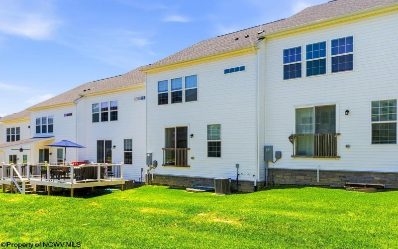 113 Yorktown Court, Bridgeport, West Virginia 26330, 3 Bedrooms Bedrooms, 5 Rooms Rooms,2 BathroomsBathrooms,Single Family Attached,For Sale,Yorktown,10165175