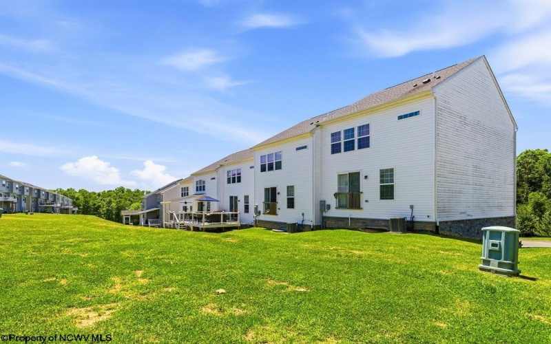 113 Yorktown Court, Bridgeport, West Virginia 26330, 3 Bedrooms Bedrooms, 5 Rooms Rooms,2 BathroomsBathrooms,Single Family Attached,For Sale,Yorktown,10165175