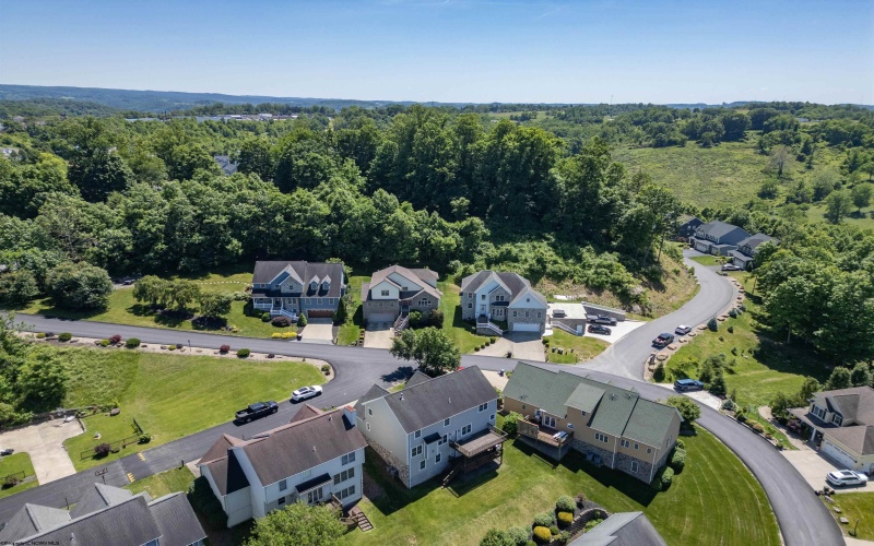 183 Donna Avenue, Morgantown, West Virginia 26505, 5 Bedrooms Bedrooms, 9 Rooms Rooms,4 BathroomsBathrooms,Single Family Detached,For Sale,Donna,10165186