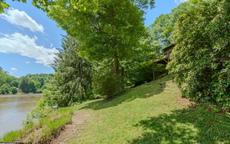1061 Loren Lane, Fairmont, West Virginia 26554, 2 Bedrooms Bedrooms, 6 Rooms Rooms,1 BathroomBathrooms,Single Family Detached,For Sale,Loren,10165185