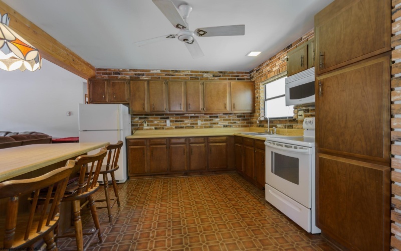 1061 Loren Lane, Fairmont, West Virginia 26554, 2 Bedrooms Bedrooms, 6 Rooms Rooms,1 BathroomBathrooms,Single Family Detached,For Sale,Loren,10165185