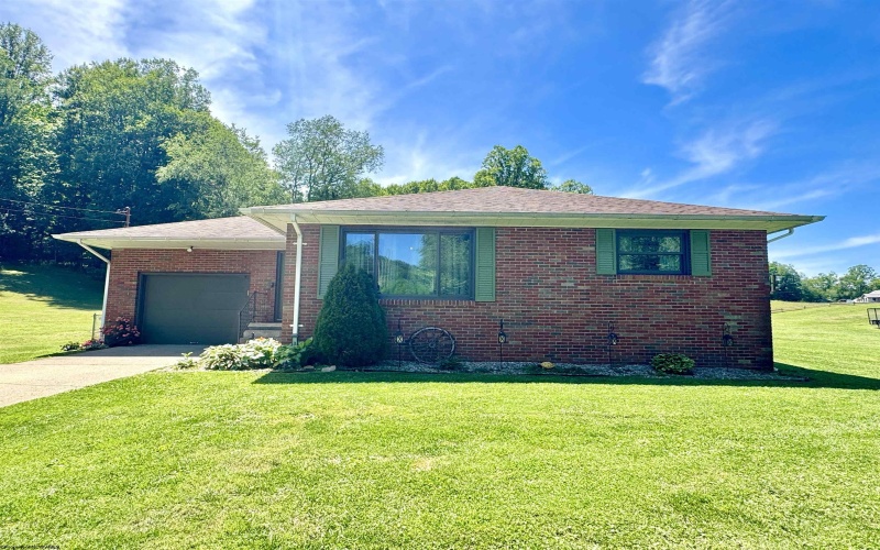 316 Hickory Lane, Weston, West Virginia 26452, 3 Bedrooms Bedrooms, 7 Rooms Rooms,1 BathroomBathrooms,Single Family Detached,For Sale,Hickory,10165178 316 Hickory Lane, Weston, West Virginia 26452, 3 Bedrooms Bedrooms, 7 Rooms Rooms,1 BathroomBathrooms,Single Family Detached,For Sale,Hickory,10165178