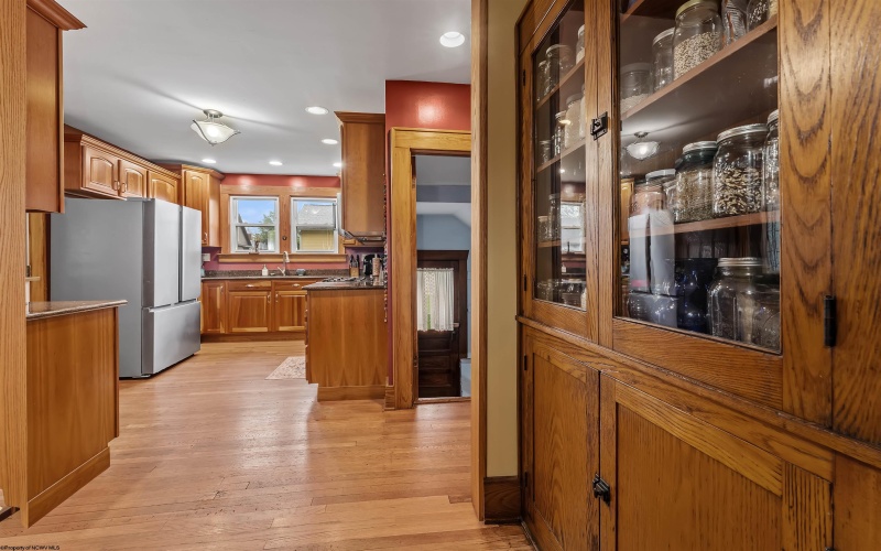 240 Dewey Street, Morgantown, West Virginia 26501, 4 Bedrooms Bedrooms, 10 Rooms Rooms,2 BathroomsBathrooms,Single Family Detached,For Sale,Dewey,10165174