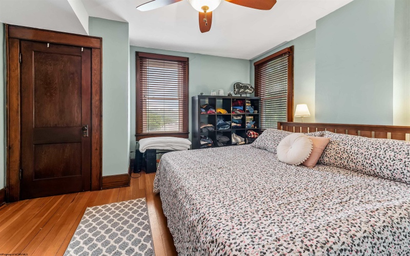 240 Dewey Street, Morgantown, West Virginia 26501, 4 Bedrooms Bedrooms, 10 Rooms Rooms,2 BathroomsBathrooms,Single Family Detached,For Sale,Dewey,10165174