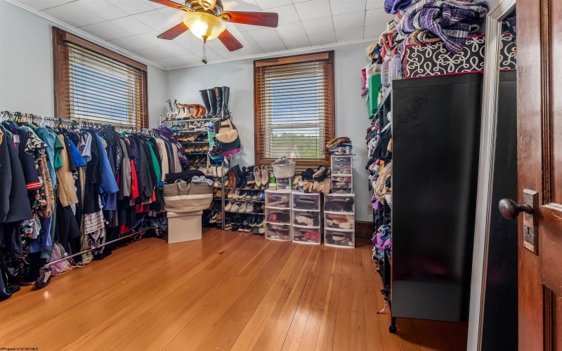 240 Dewey Street, Morgantown, West Virginia 26501, 4 Bedrooms Bedrooms, 10 Rooms Rooms,2 BathroomsBathrooms,Single Family Detached,For Sale,Dewey,10165174