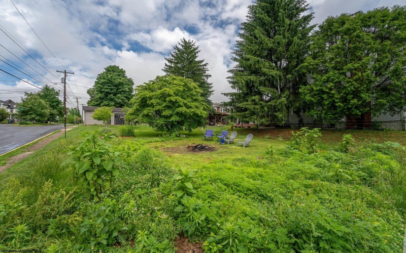 240 Dewey Street, Morgantown, West Virginia 26501, 4 Bedrooms Bedrooms, 10 Rooms Rooms,2 BathroomsBathrooms,Single Family Detached,For Sale,Dewey,10165174