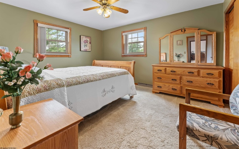 107 Oakview Drive, Morgantown, West Virginia 26505, 4 Bedrooms Bedrooms, 9 Rooms Rooms,3 BathroomsBathrooms,Single Family Detached,For Sale,Oakview,10165173