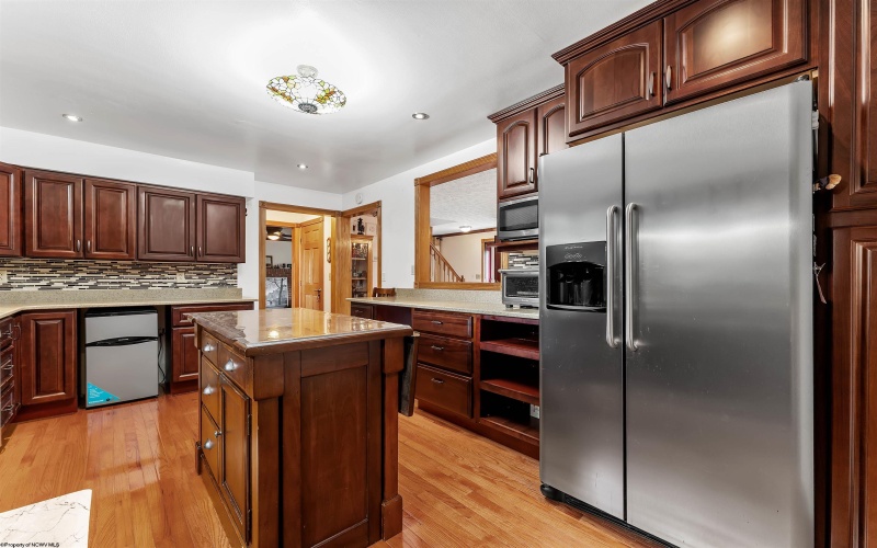 107 Oakview Drive, Morgantown, West Virginia 26505, 4 Bedrooms Bedrooms, 9 Rooms Rooms,3 BathroomsBathrooms,Single Family Detached,For Sale,Oakview,10165173
