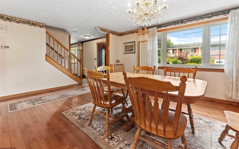 107 Oakview Drive, Morgantown, West Virginia 26505, 4 Bedrooms Bedrooms, 9 Rooms Rooms,3 BathroomsBathrooms,Single Family Detached,For Sale,Oakview,10165173