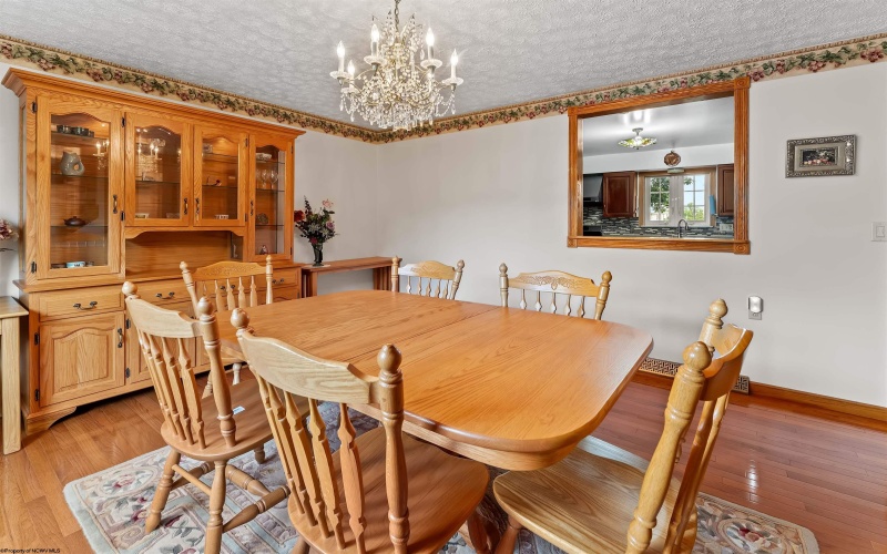 107 Oakview Drive, Morgantown, West Virginia 26505, 4 Bedrooms Bedrooms, 9 Rooms Rooms,3 BathroomsBathrooms,Single Family Detached,For Sale,Oakview,10165173