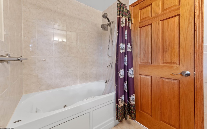 107 Oakview Drive, Morgantown, West Virginia 26505, 4 Bedrooms Bedrooms, 9 Rooms Rooms,3 BathroomsBathrooms,Single Family Detached,For Sale,Oakview,10165173