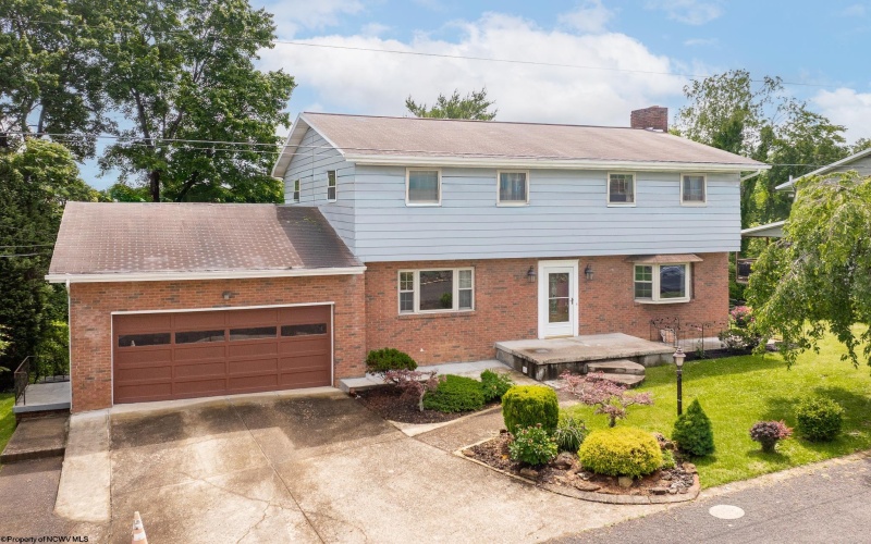 107 Oakview Drive, Morgantown, West Virginia 26505, 4 Bedrooms Bedrooms, 9 Rooms Rooms,3 BathroomsBathrooms,Single Family Detached,For Sale,Oakview,10165173