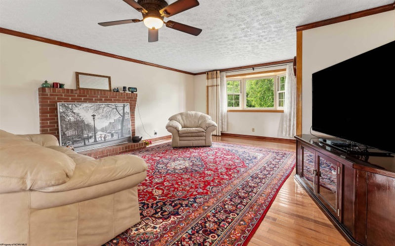 107 Oakview Drive, Morgantown, West Virginia 26505, 4 Bedrooms Bedrooms, 9 Rooms Rooms,3 BathroomsBathrooms,Single Family Detached,For Sale,Oakview,10165173