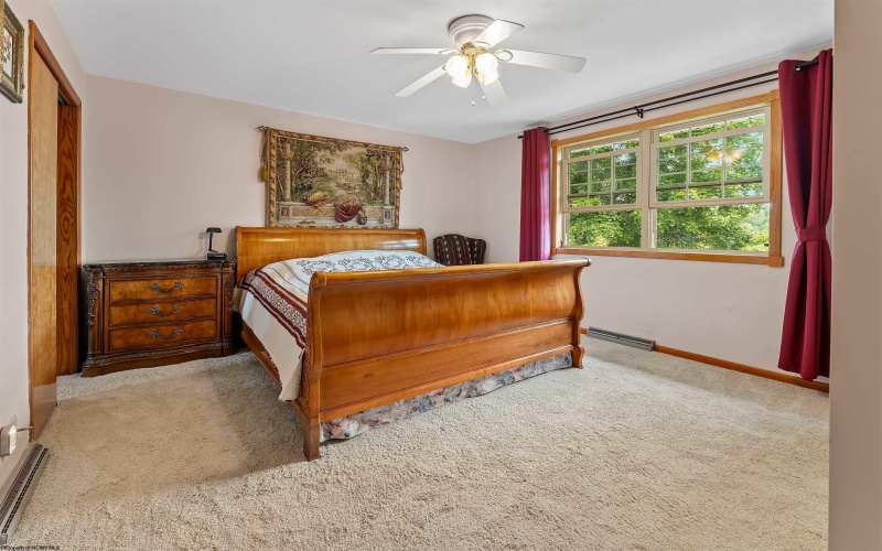 107 Oakview Drive, Morgantown, West Virginia 26505, 4 Bedrooms Bedrooms, 9 Rooms Rooms,3 BathroomsBathrooms,Single Family Detached,For Sale,Oakview,10165173