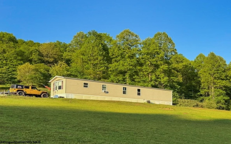 654 Toms Run Road, Roanoke, West Virginia 26447, 3 Bedrooms Bedrooms, 5 Rooms Rooms,1 BathroomBathrooms,Single Family Detached,For Sale,Toms Run,10165205